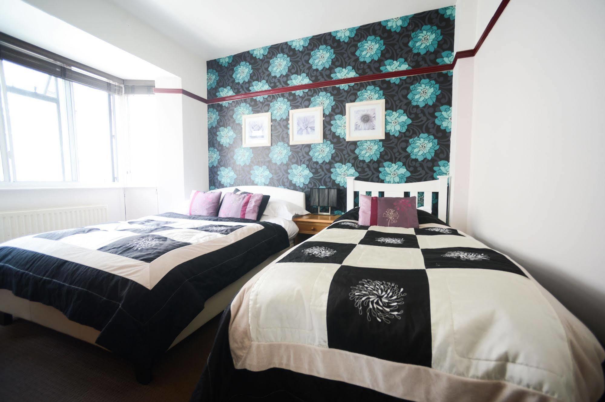 Cobb Arms Hotel ไลม์รีจิส ภายนอก รูปภาพ
